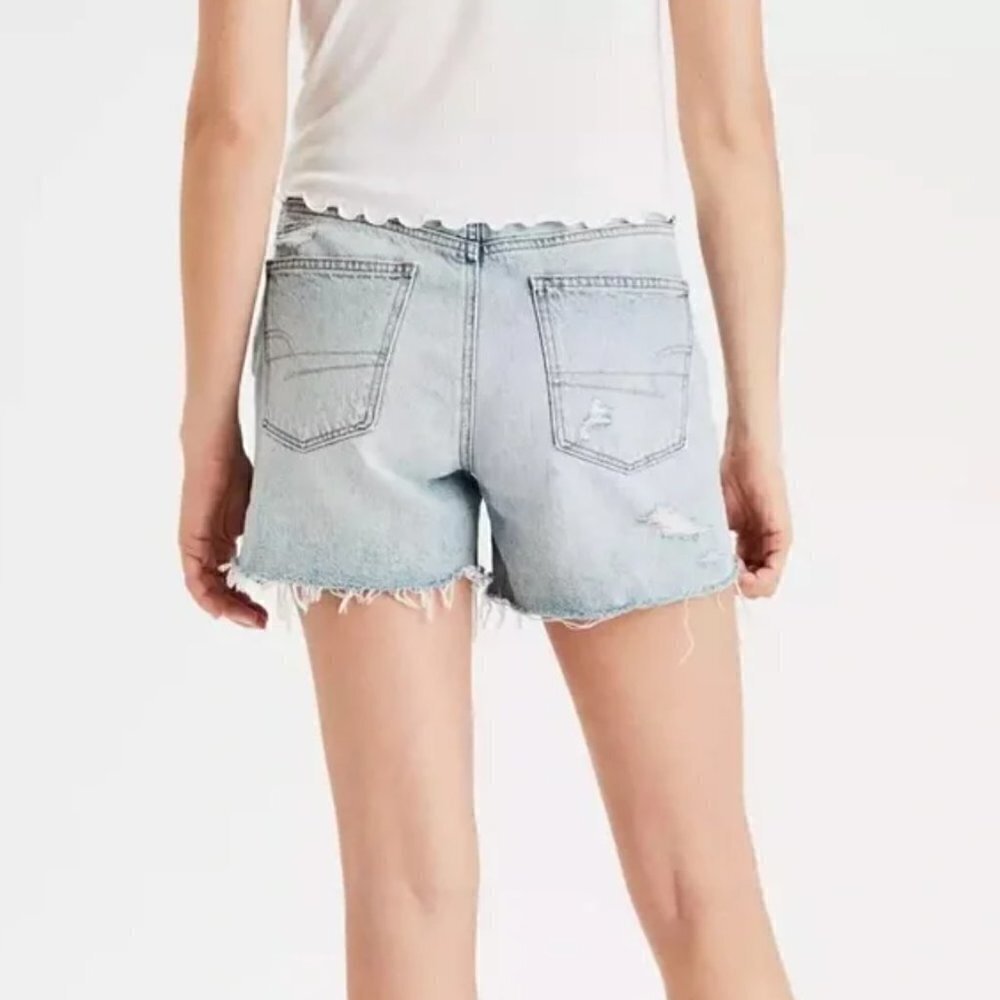 American Eagle AEO Light Wash 90s Boyfriend Distressed Short 2 - Picture 2 of 5